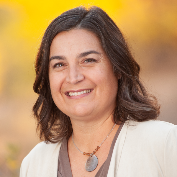 Sara Traub headshot